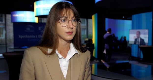 Unijny AI Act wymusi na pracodawcach zmianę podejścia do sztucznej inteligencji w procesach HR. Narzędzia wykorzystujące AI do rekrutacji, selekcji kandydatów czy oceny pracowników zostały zakwalifikowane jako systemy wysokiego ryzyka. To oznacza dodatkowe obowiązki nie tylko dla dostawców takich rozwiązań, ale też dla firm, które je wdrażają – od nadzoru człowieka i monitorowania działania systemu po przygotowanie zespołów HR do odpowiedzialnego korzystania z algorytmów.